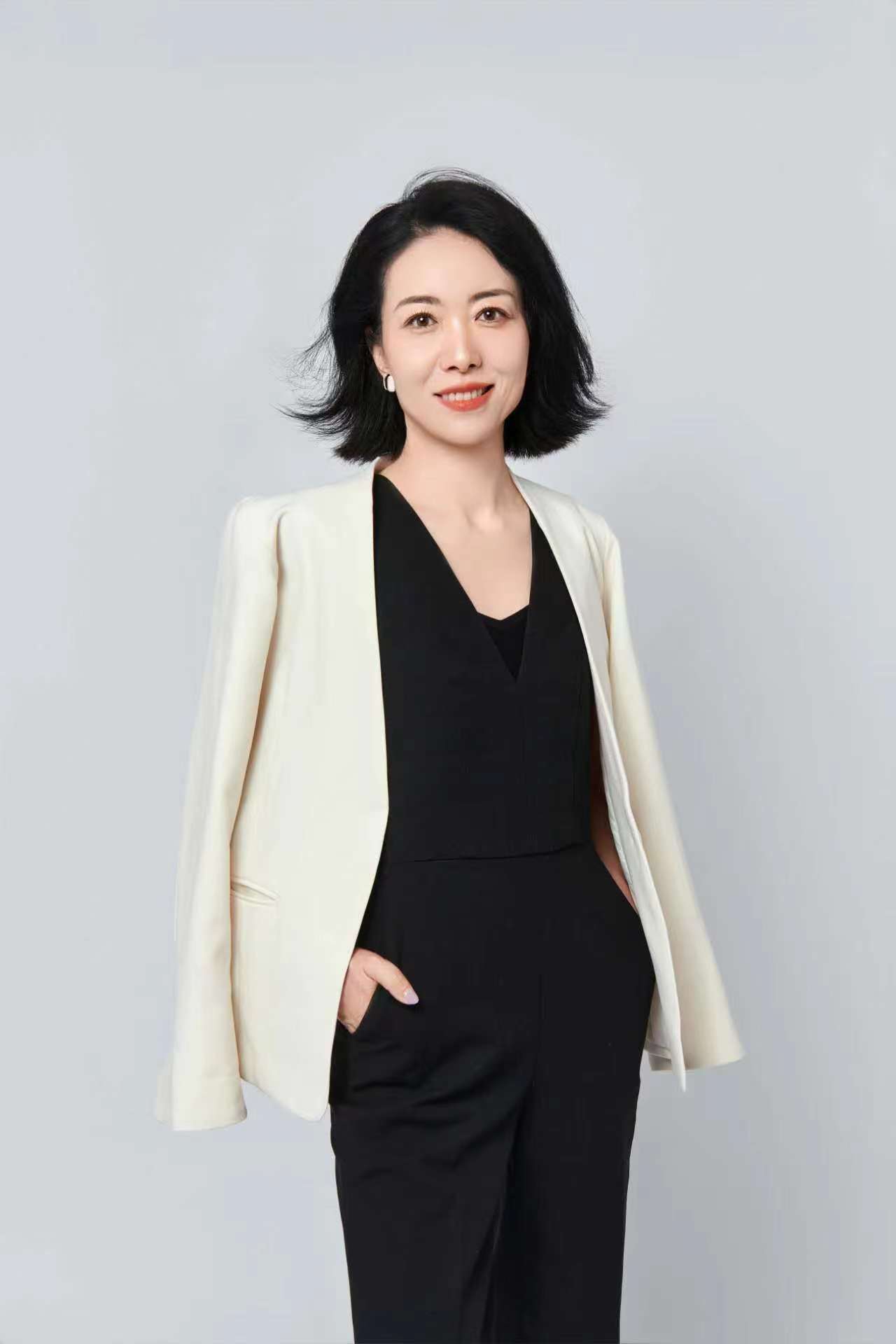李巍